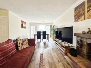 Lounge- click for photo gallery